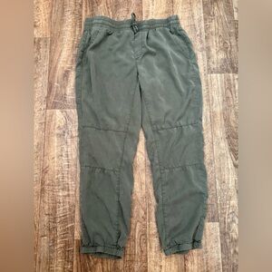 Women's Olive Green Cropped Pants